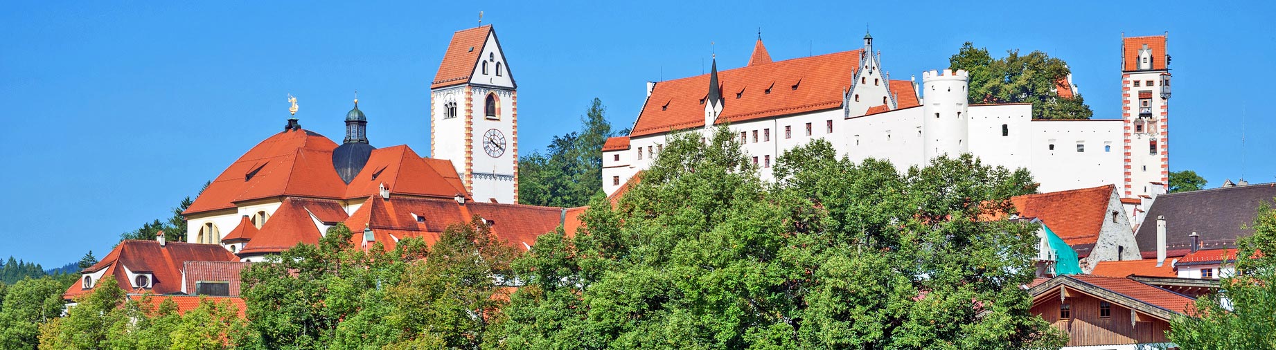 Fssen im Allgu - Blick vom Lech auf das Kloster St. Mang und Hohes Schloss